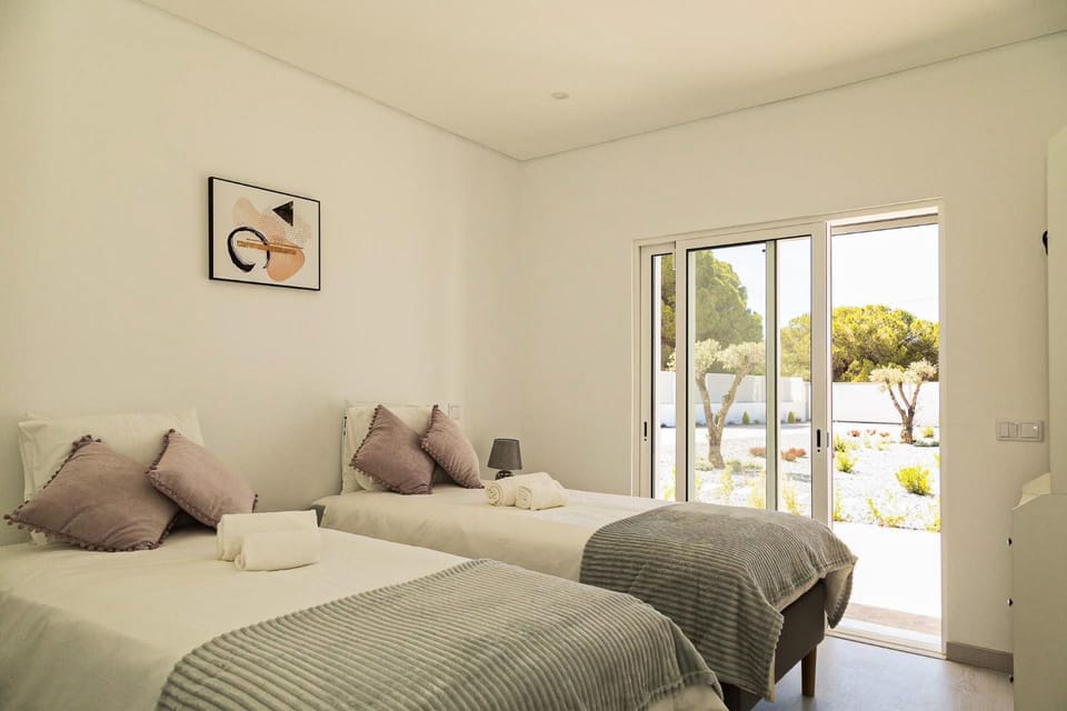 Bed, Photo of the whole room, Bedroom, Garden view, towels, wardrobe
