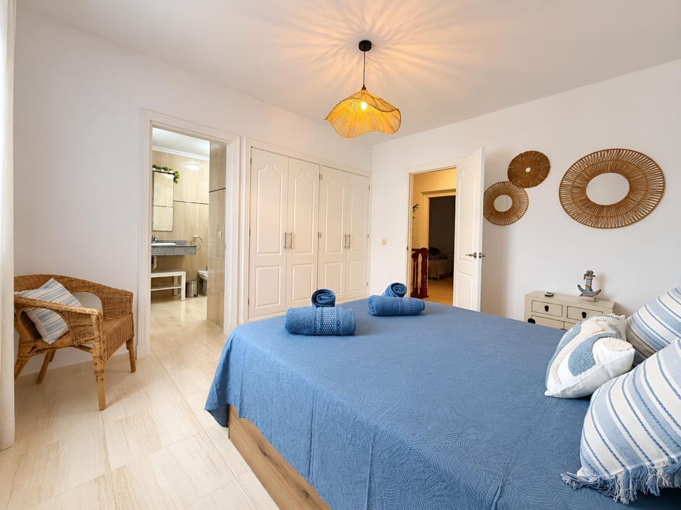 Living room, Bedroom