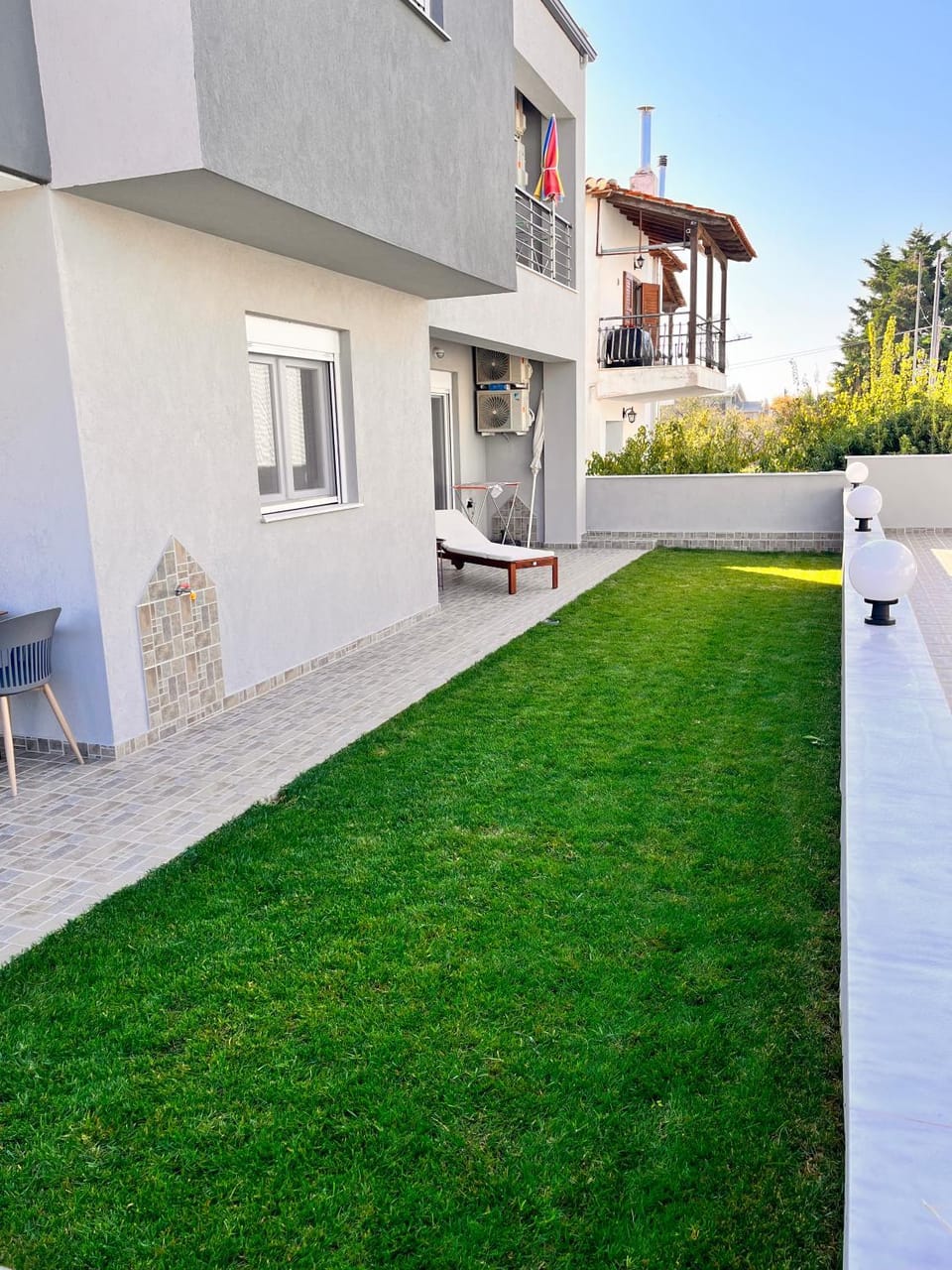 Property building, Patio, Day, Garden, Balcony/Terrace, Garden view
