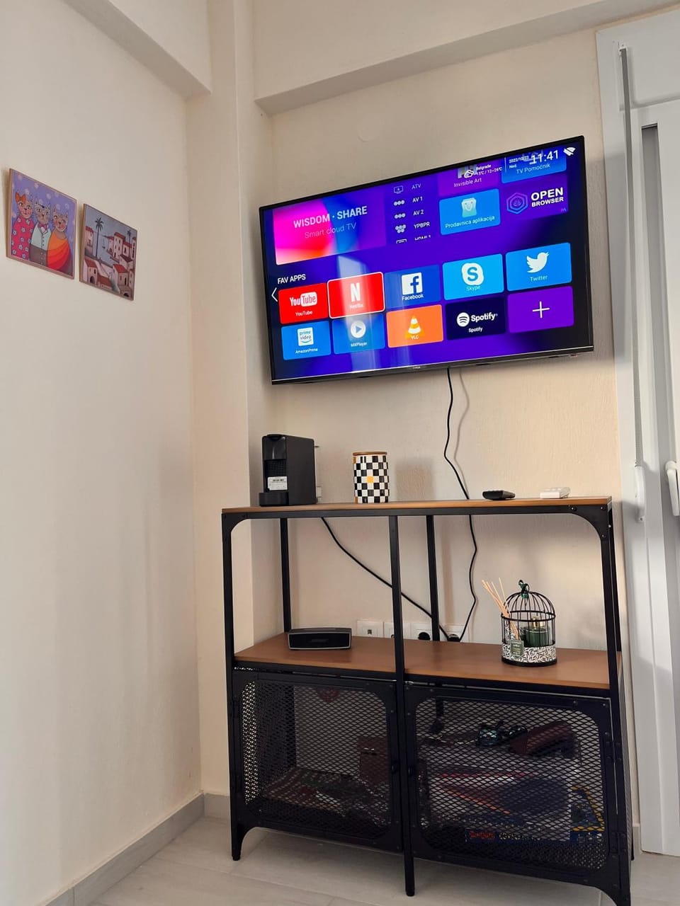 Coffee/tea facilities, Living room, Entertainment