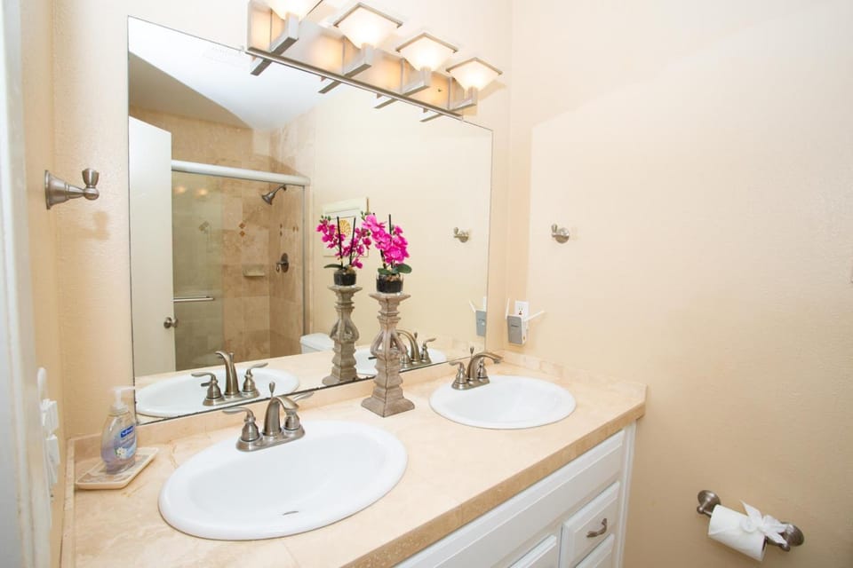 1005 E Balboa Unit C Duplex Apartment in Balboa Peninsula