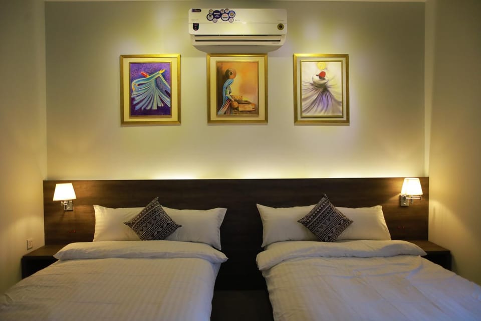 Bed, Photo of the whole room, Decorative detail, Bedroom