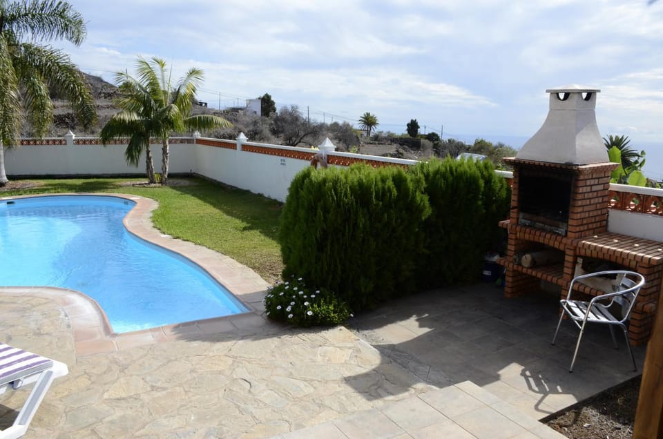 BBQ facilities, Garden, Swimming pool, Swimming pool