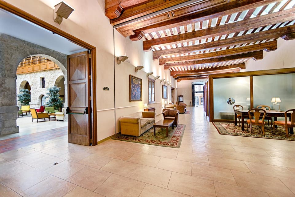 Lobby or reception, Decorative detail
