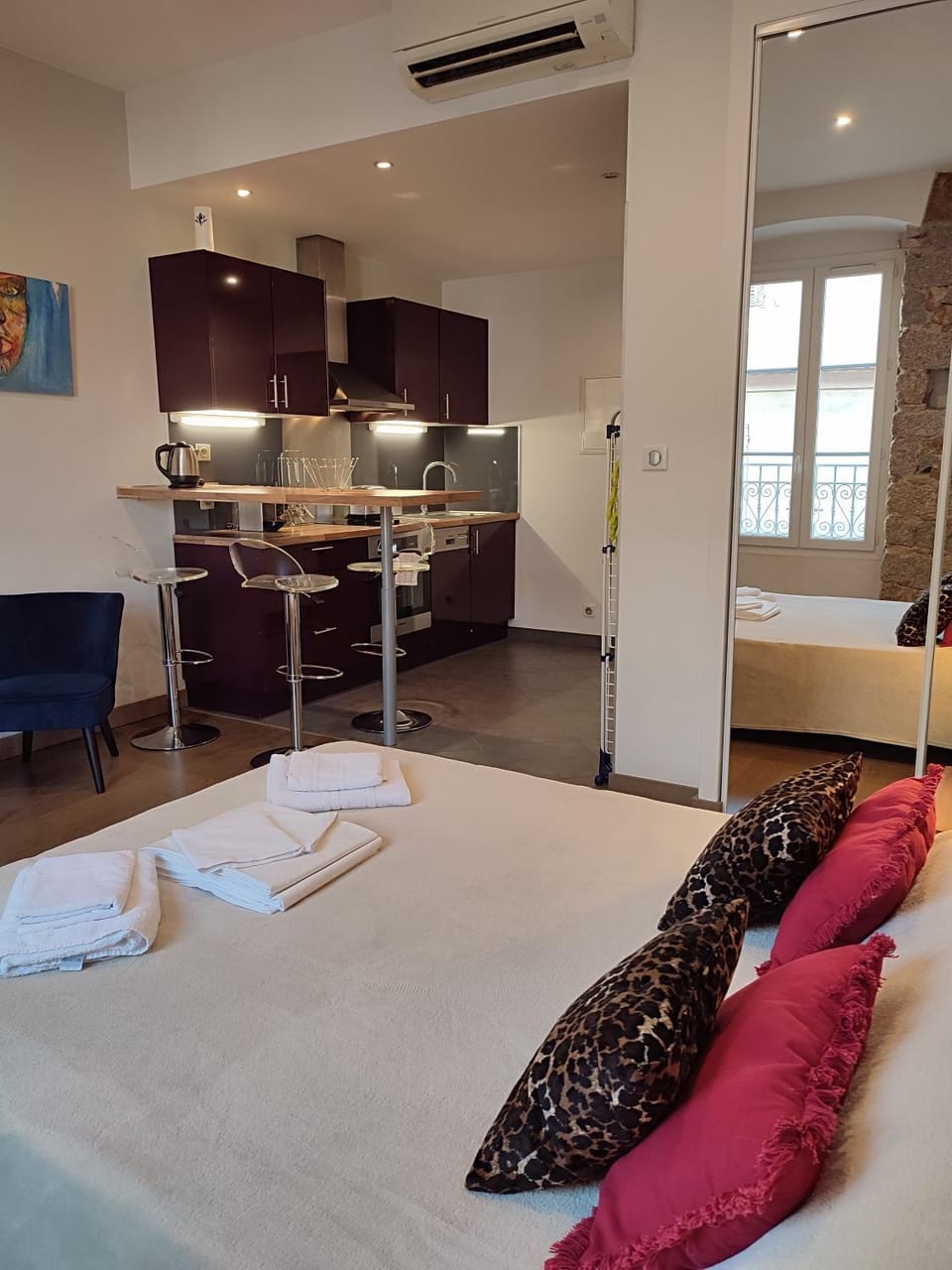 Studio de 25m2 - Extra centre - À 5 min à pied des plages - Commerces et restaurants sur place - Clim - Wifi - EXCEPTIONNEL Apartment in Ajaccio