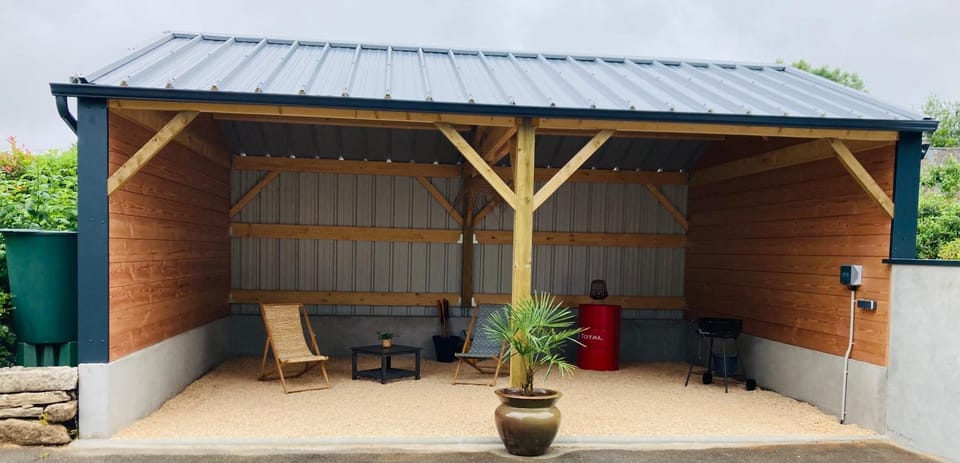 Patio, BBQ facilities