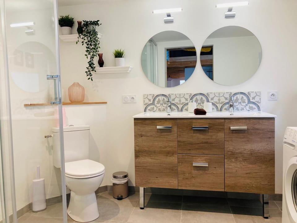 Toilet, Bathroom