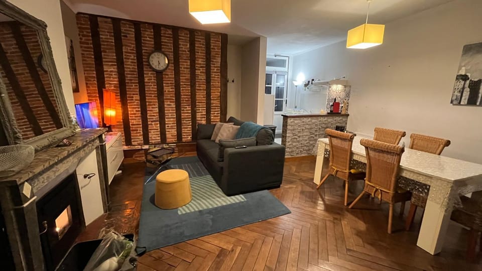 Living room, Dining area