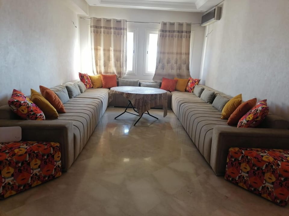 Communal lounge/ TV room, Living room, Seating area, Dining area