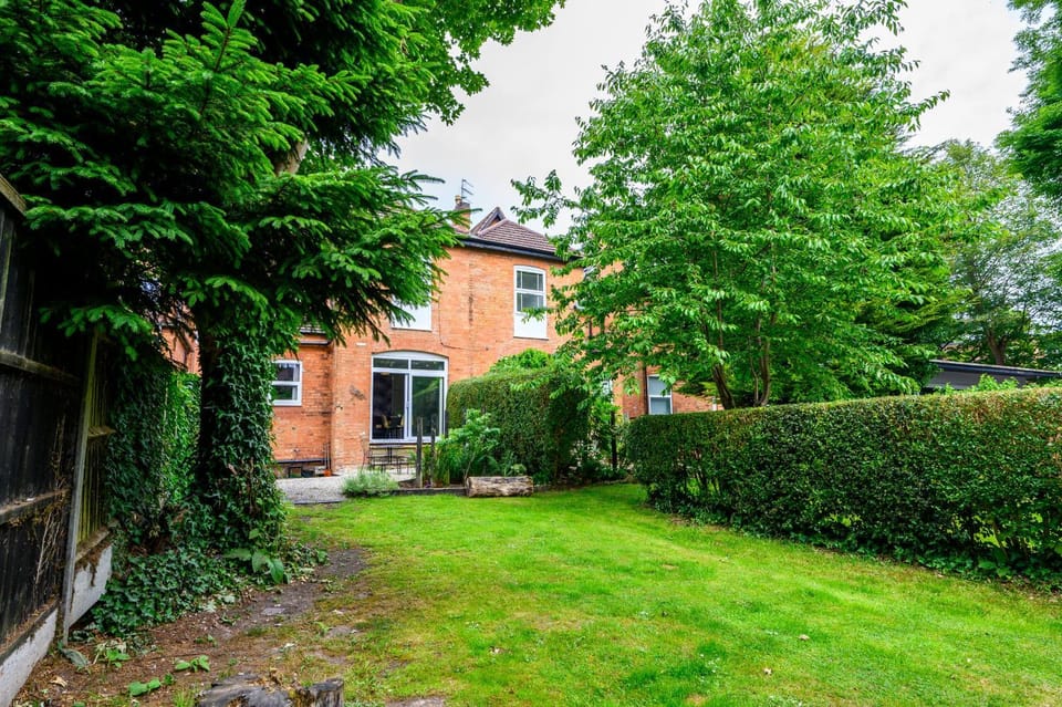 Garden view, Garden view