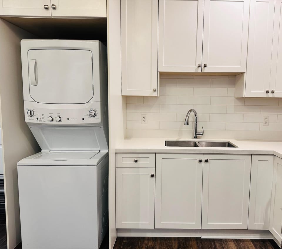 鳥巢2睡房民宿 Vacation rental in Richmond