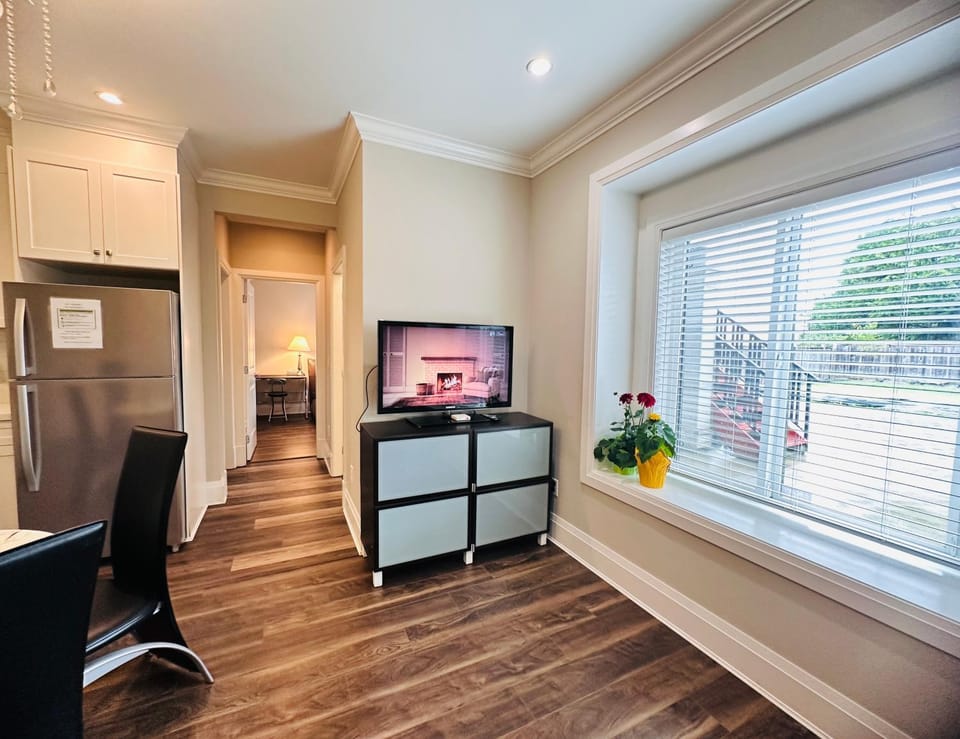 鳥巢2睡房民宿 Vacation rental in Richmond