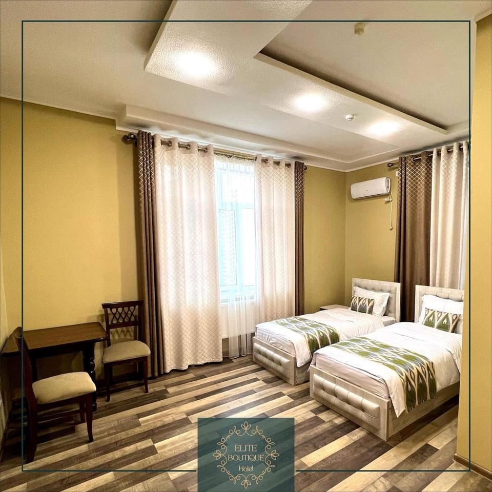 Bed, Photo of the whole room, Bedroom, Breakfast, hair dresser, air conditioner