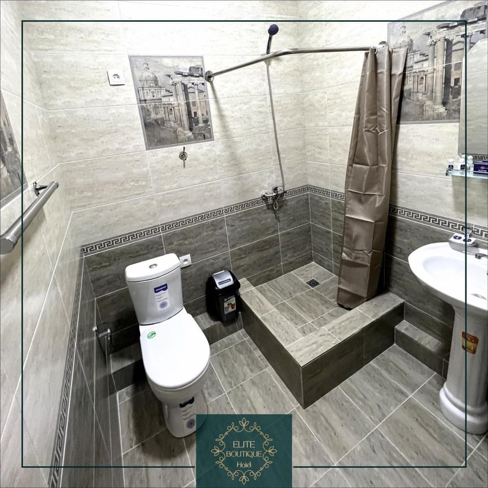 Shower, Toilet, Bath