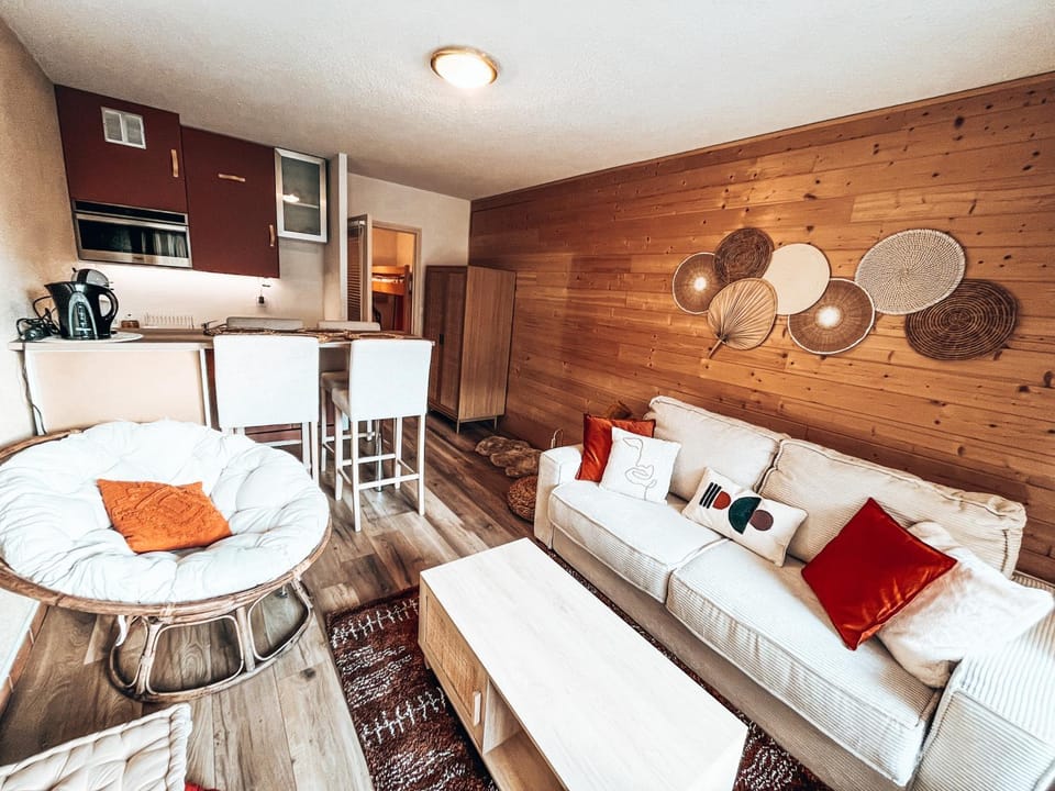 Kitchen or kitchenette, Living room, Dining area, minibar