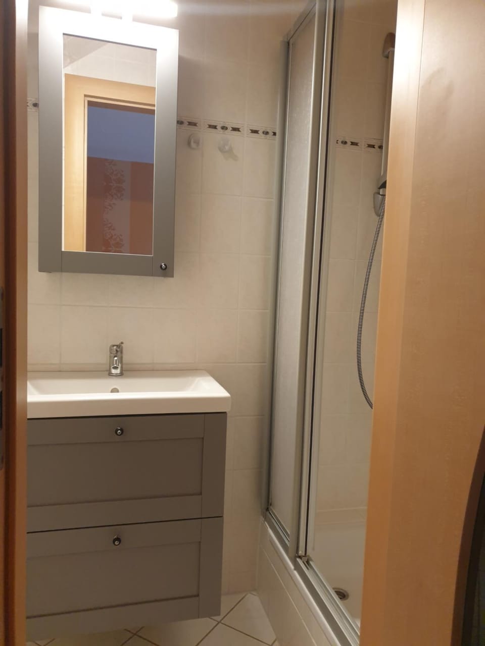 Shower, Bathroom
