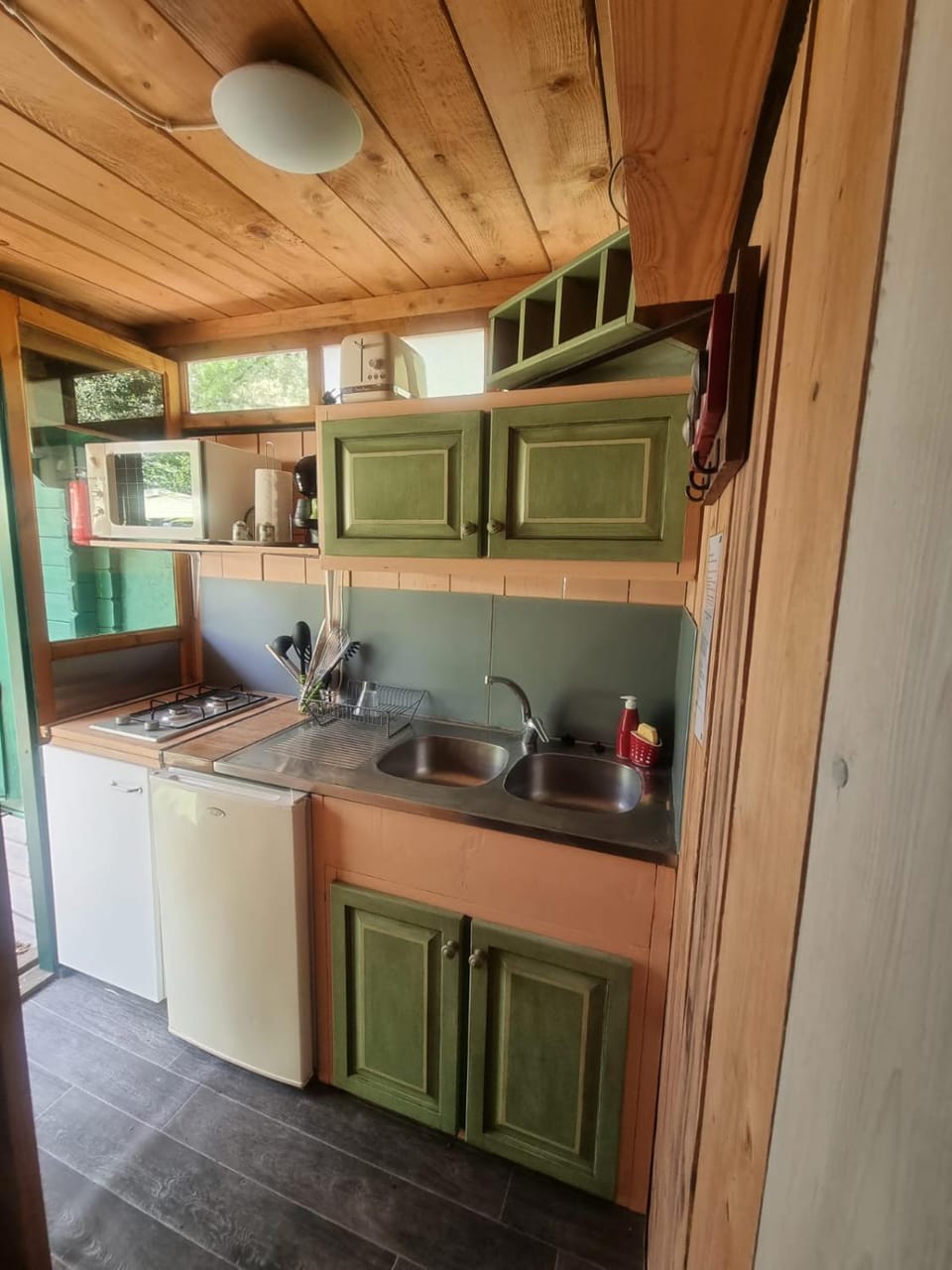 Kitchen or kitchenette, stove, kitchen