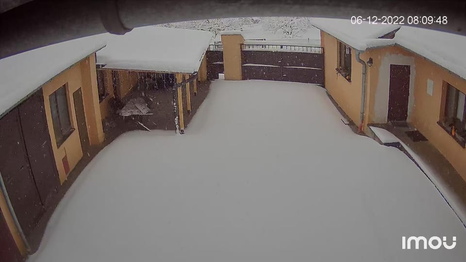 Winter, Internal: Not applicable to any particular room