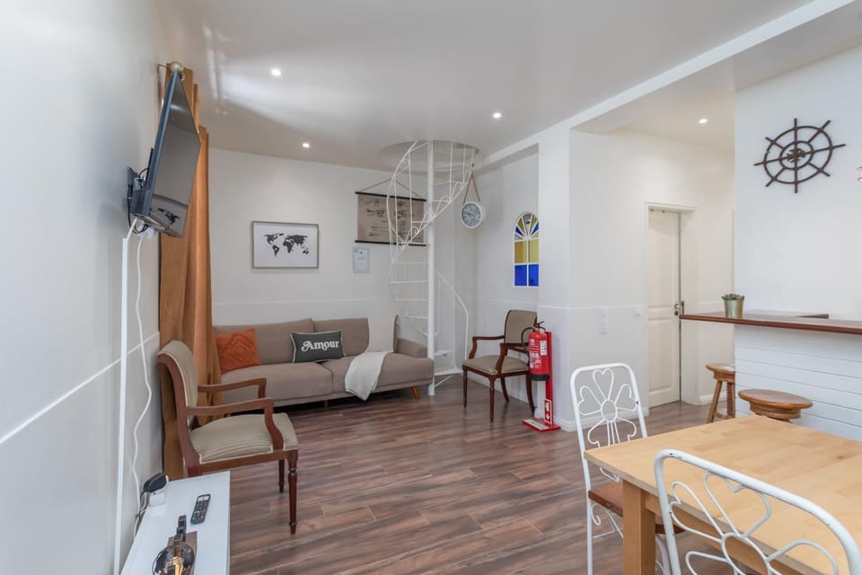 TV and multimedia, Dining area