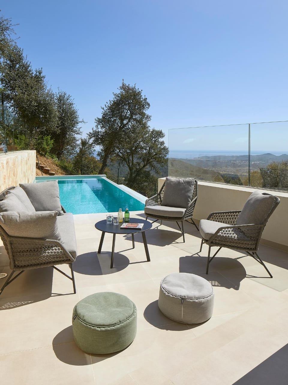 Natural landscape, View (from property/room), Balcony/Terrace, Pool view, Swimming pool, sunbed