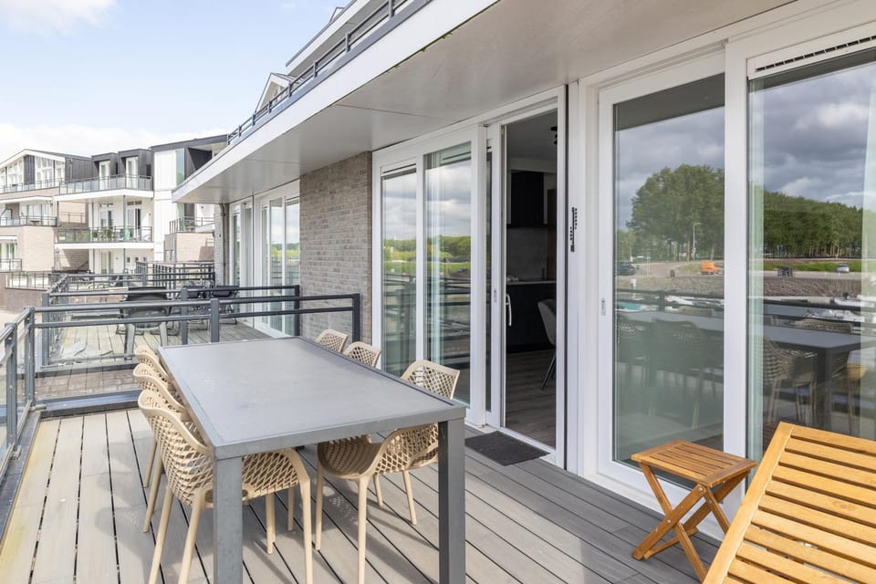 Vakantiewoning aan het strand - tuin en terras met haven- & zeezicht - Vista Maris - Nr 14 Apartment in Zeeland, Netherlands