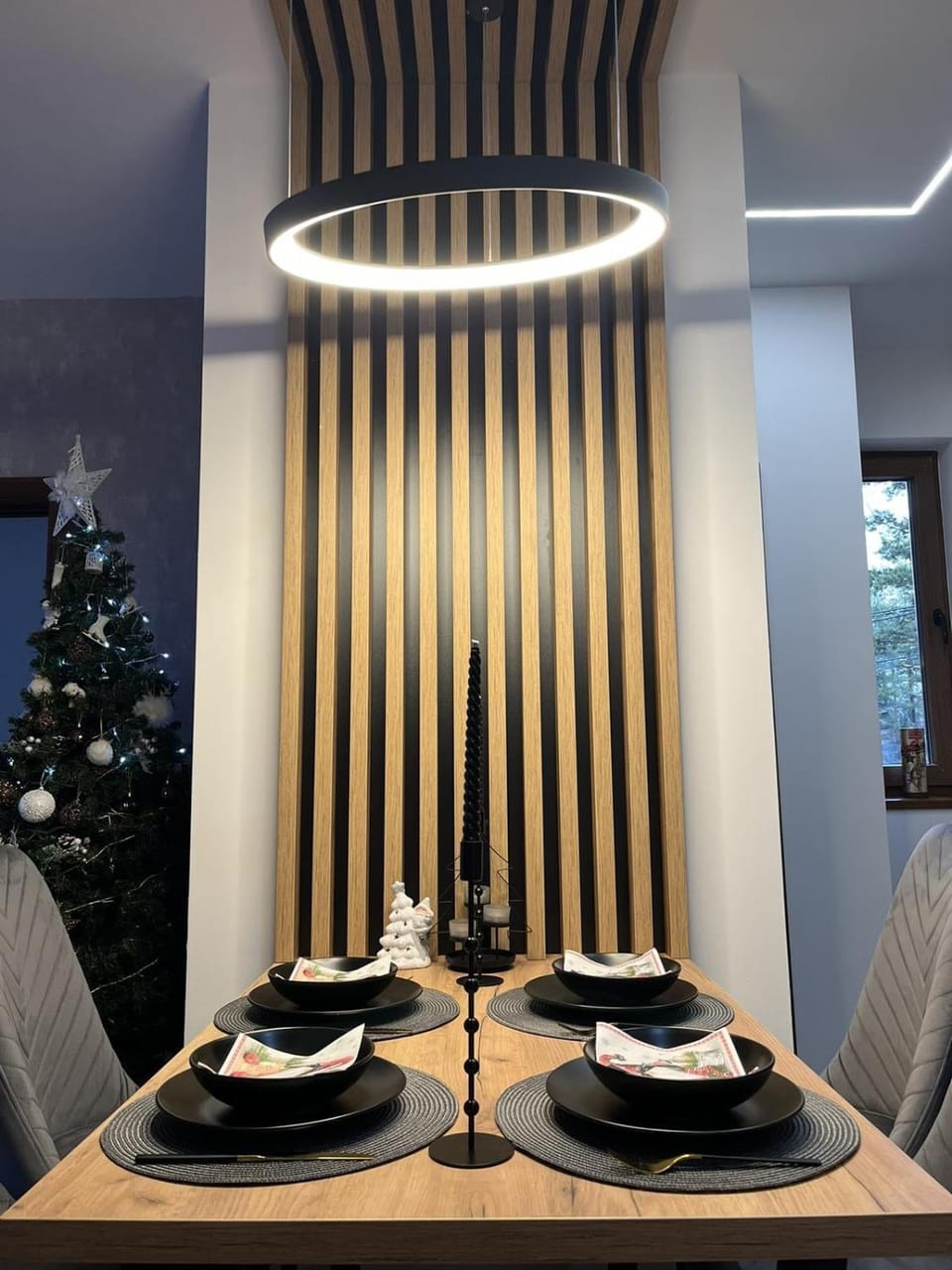 Seating area, Dining area