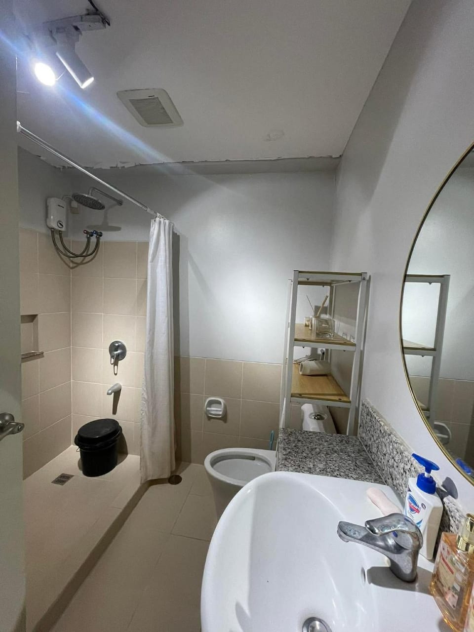 Shower, Toilet, Bathroom