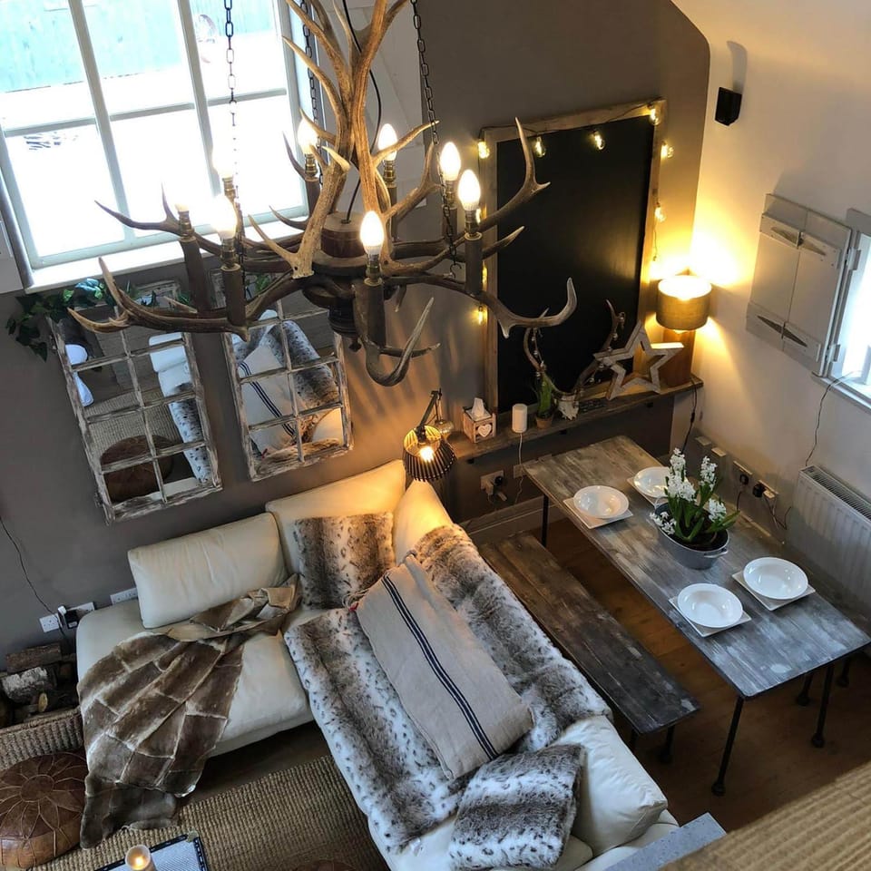 Living room, Seating area, Dining area