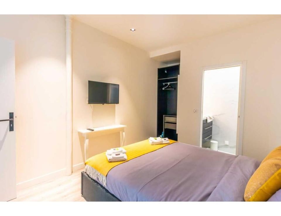 Spacious apartment - 3BR-8P - Place de la Bastille Apartment in Paris