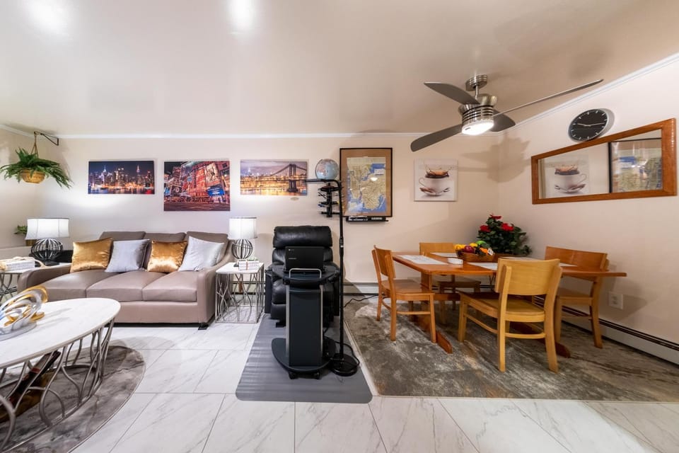 Travel Nurse Housing & Internationals Travelers, College Student, Young Business Professionals - Corporate Housing Accommodation, Offsite Employee & Vacation Temporary Short-Terms Bookings Apartment in Bedford-Stuyvesant