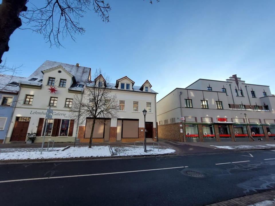 Property building, Day, Neighbourhood, Winter