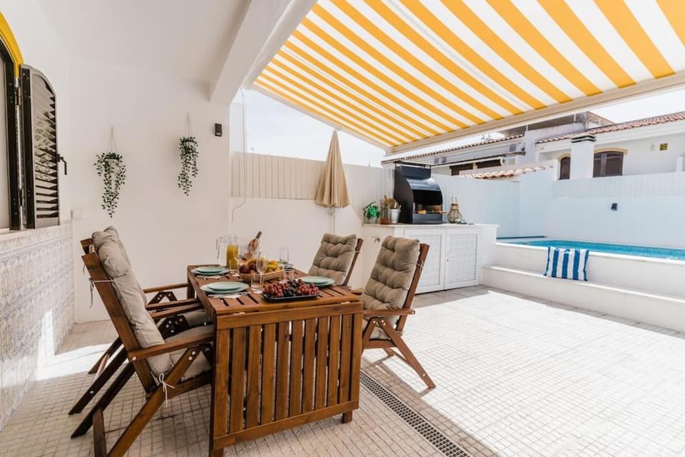 Patio, Pool view, Swimming pool