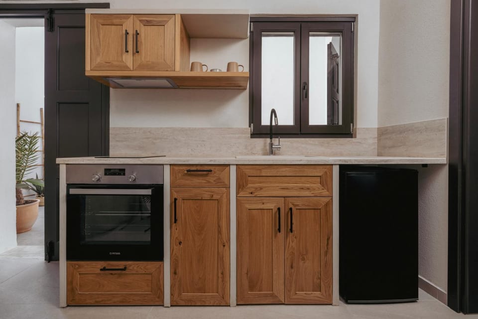 Kitchen or kitchenette, oven, stove