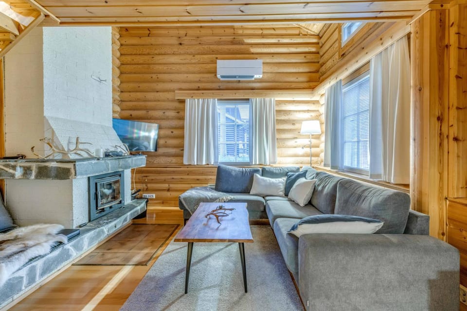 TV and multimedia, Living room, Seating area, air conditioner