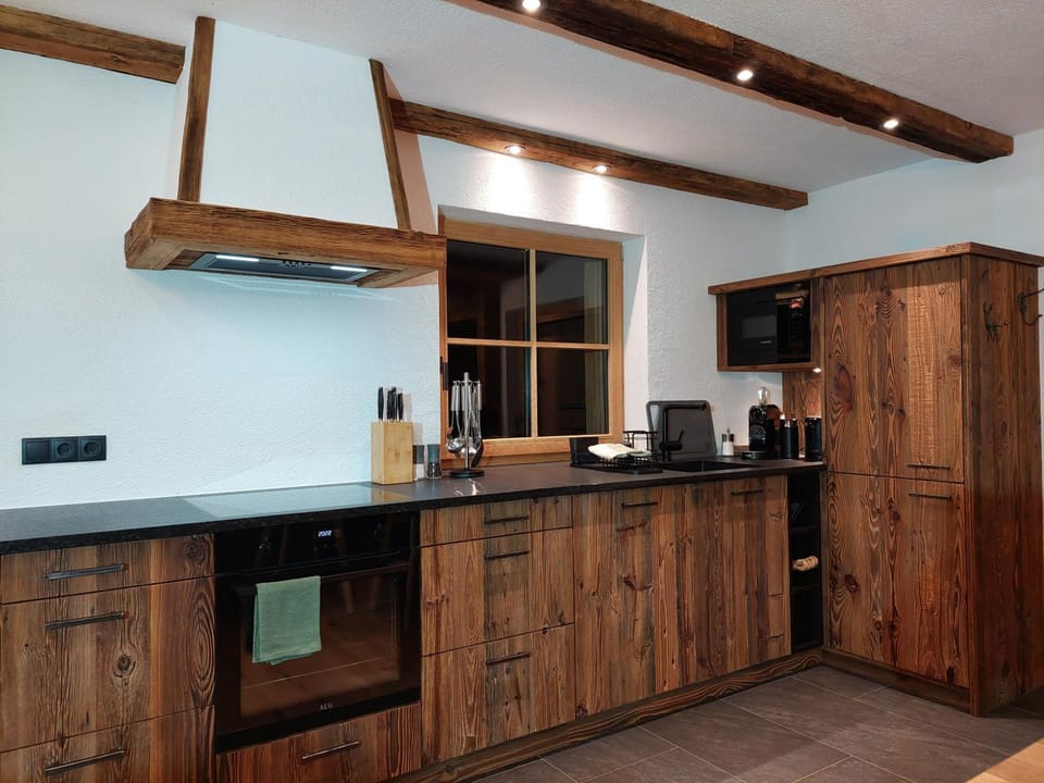 Coffee/tea facilities, Kitchen or kitchenette, dishwasher, minibar, pet friendly, stove