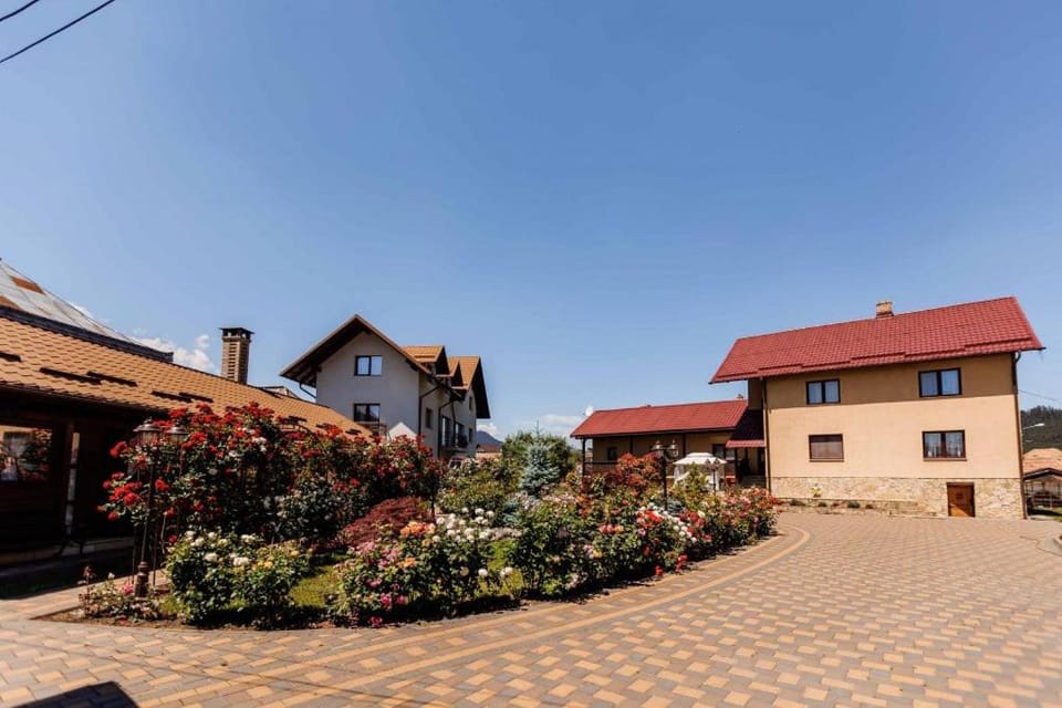 Vila ESQ Bed and Breakfast in Romania