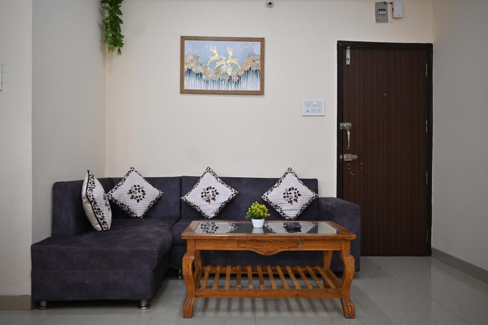 Living room, Photo of the whole room, Seating area