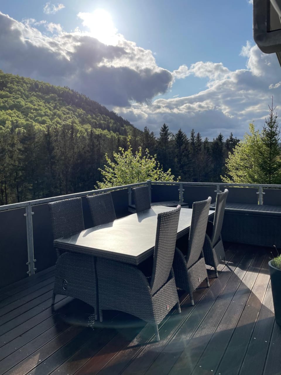 Natural landscape, View (from property/room), Balcony/Terrace, Dining area, Mountain view