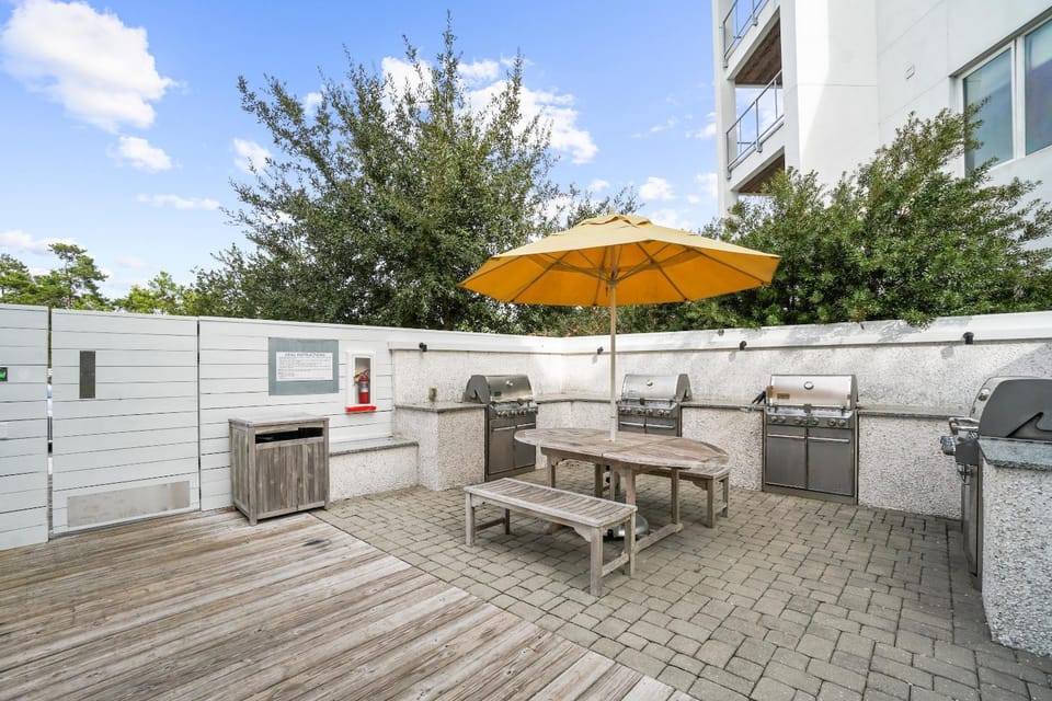 People, People, People, Natural landscape, BBQ facilities, BBQ facilities, Balcony/Terrace, Seating area, Guests, Guests, Guests, Area and facilities, group of guests, group of guests, group of guests, Family, Family, Family