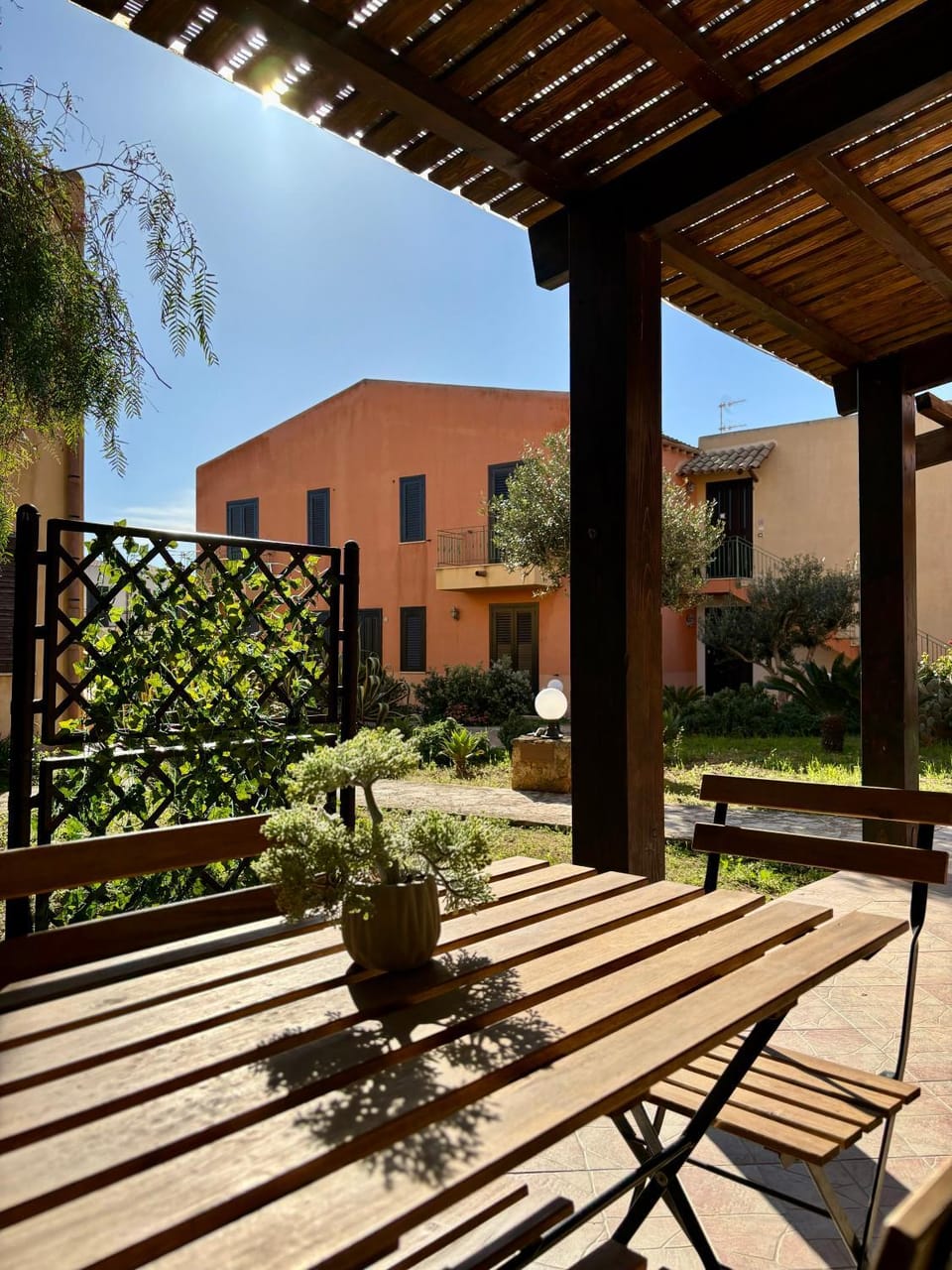 Patio, Day, Garden, Garden view