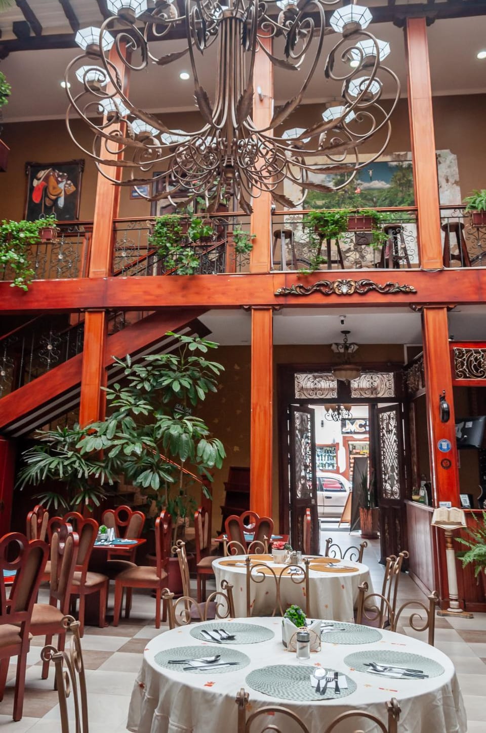 Restaurant/places to eat, Seating area