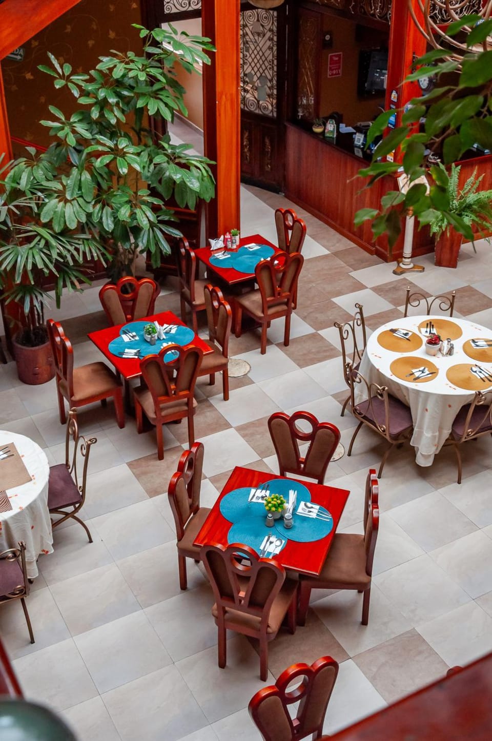 Restaurant/places to eat, Seating area