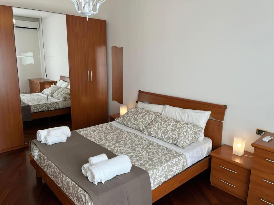 Bed, Photo of the whole room, Bedroom, towels, wardrobe, wedding, wedding
