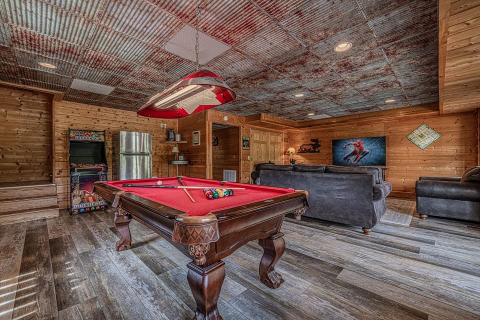 Billiard, Game Room, TV and multimedia, Lounge or bar