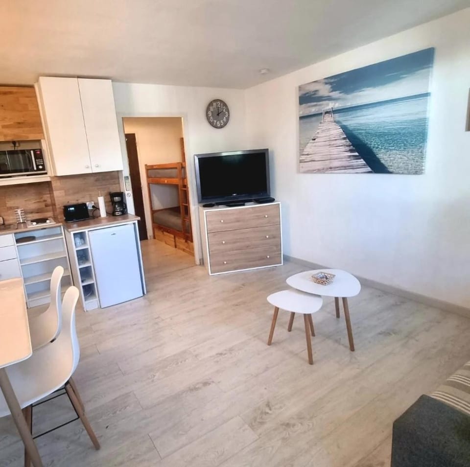 100 m de la plage - Les Cigales de Mer - Studio Cabine - Parking Cabin in Le Grau-du-Roi