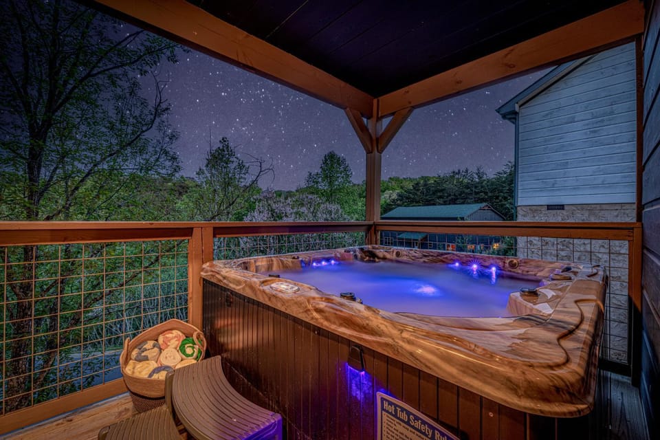 Patio, Night, Natural landscape, Hot Tub, View (from property/room)