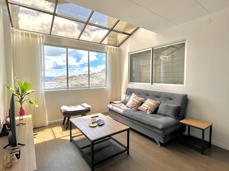 Communal lounge/ TV room, TV and multimedia, Living room, Seating area