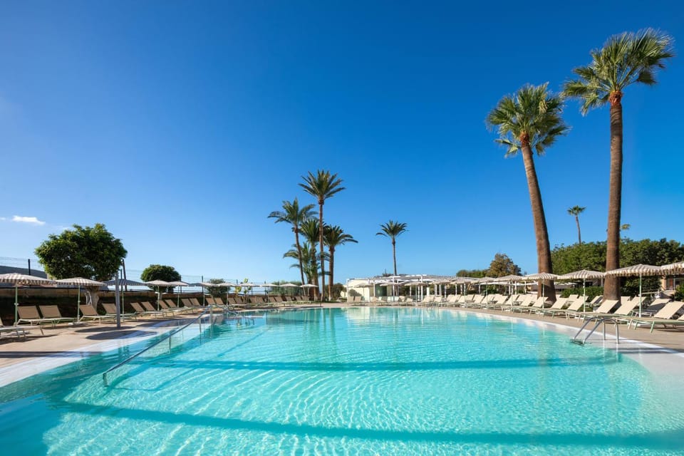 Activities, Garden, Swimming pool