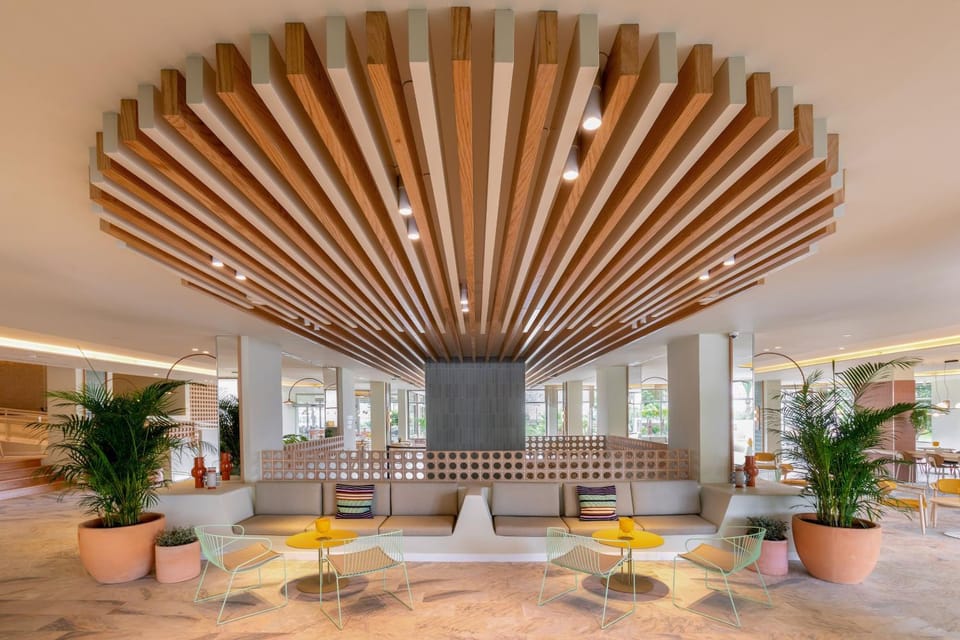 View (from property/room), Lobby or reception, Dining area