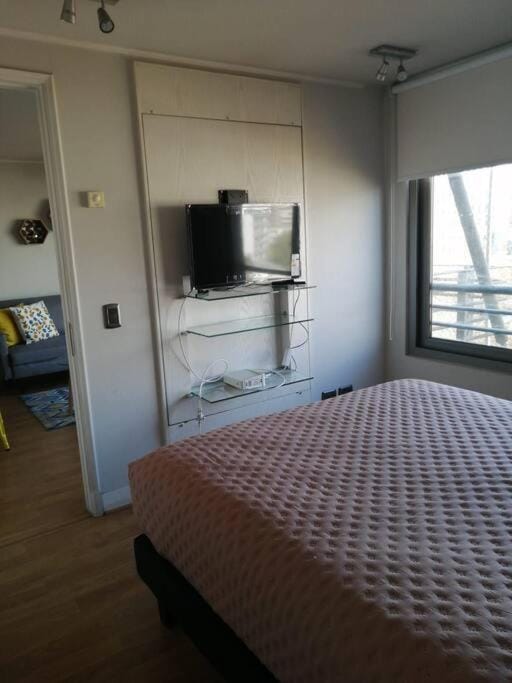 Dpto Pedro de Valdivia, cercano a Costanera Center Apartment in Providencia